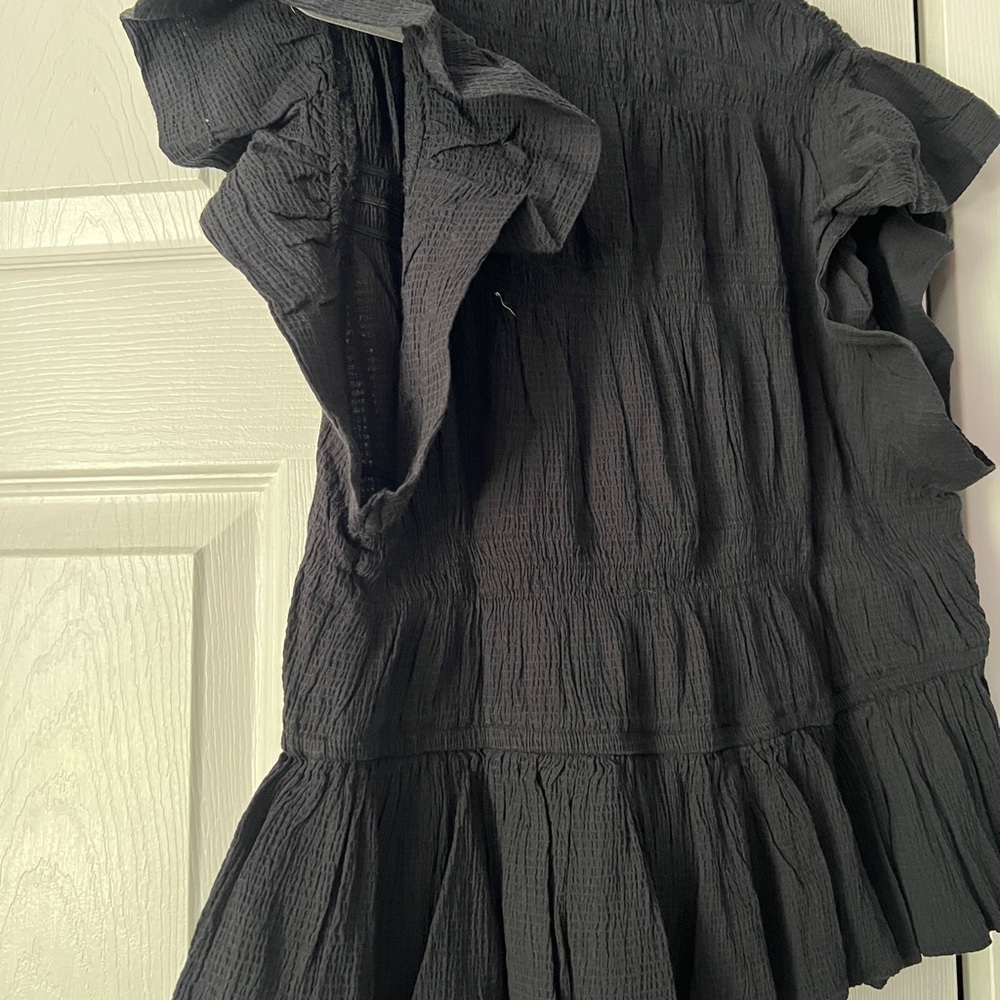 Chic Black Tie-Front Blouse - Picture 10 of 12